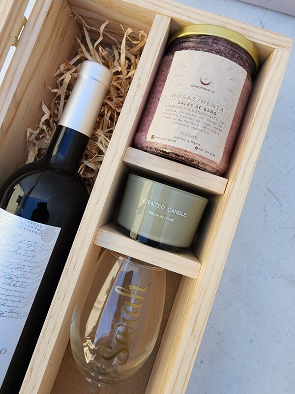 Kitbox Noche Serena: Estuche de Lujo Personalizado con Vino - Imagen 3