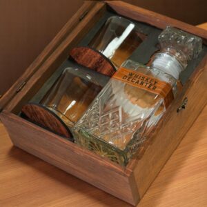 Estuche con licorera y vasos